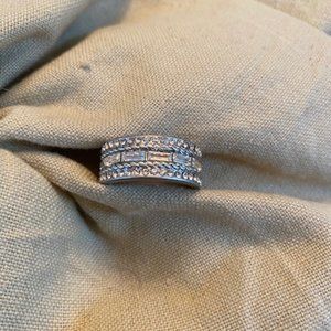 Lia Sophia ring size 9-Silver